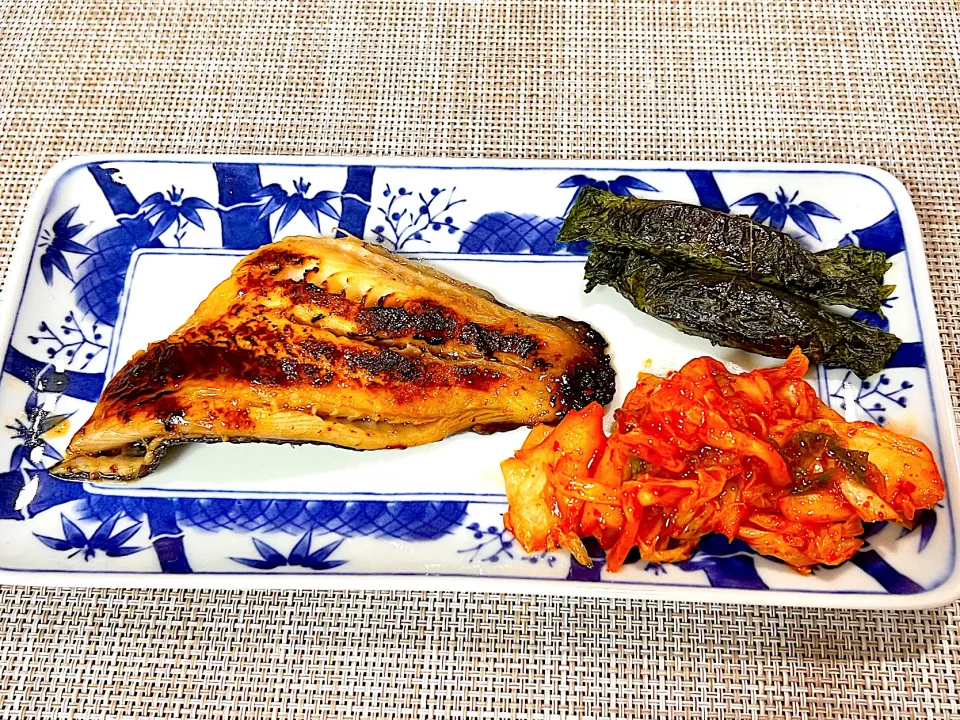 銀鱈の西京焼き & 焼きしそ巻き ＆ キムチ|shibazakiさん