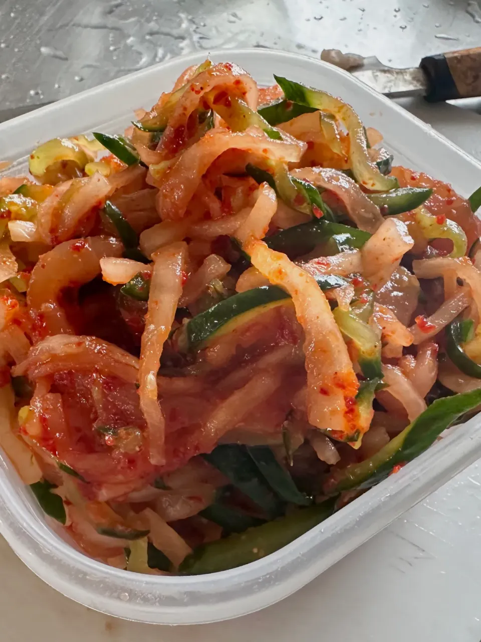 ブリの刺身をヤンニョムで|くまちゃんさん