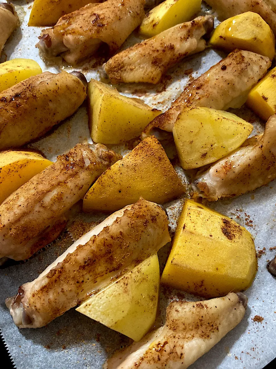 チキンとポテトのオーブン焼き台湾風🇹🇼|ジュンコ バイヤーさん