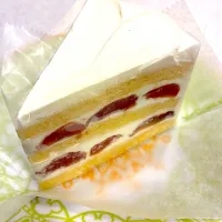 ミネロワのピオーネのショートケーキ|richpaddyさん