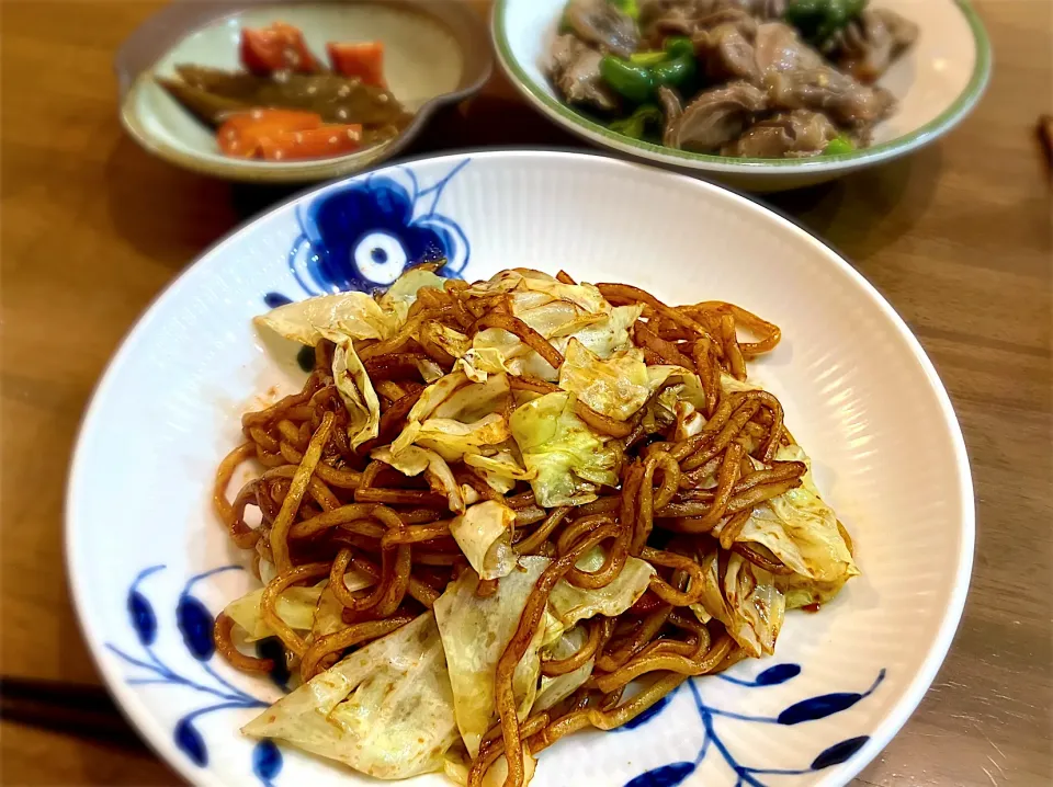 ソース焼きそばと砂肝ピーマン炒め、ごぼうの金平|リフルシャッフルさん