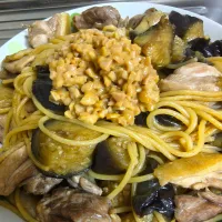 名古屋コーチンと揚げナスの和風納豆パスタ|時雨さん