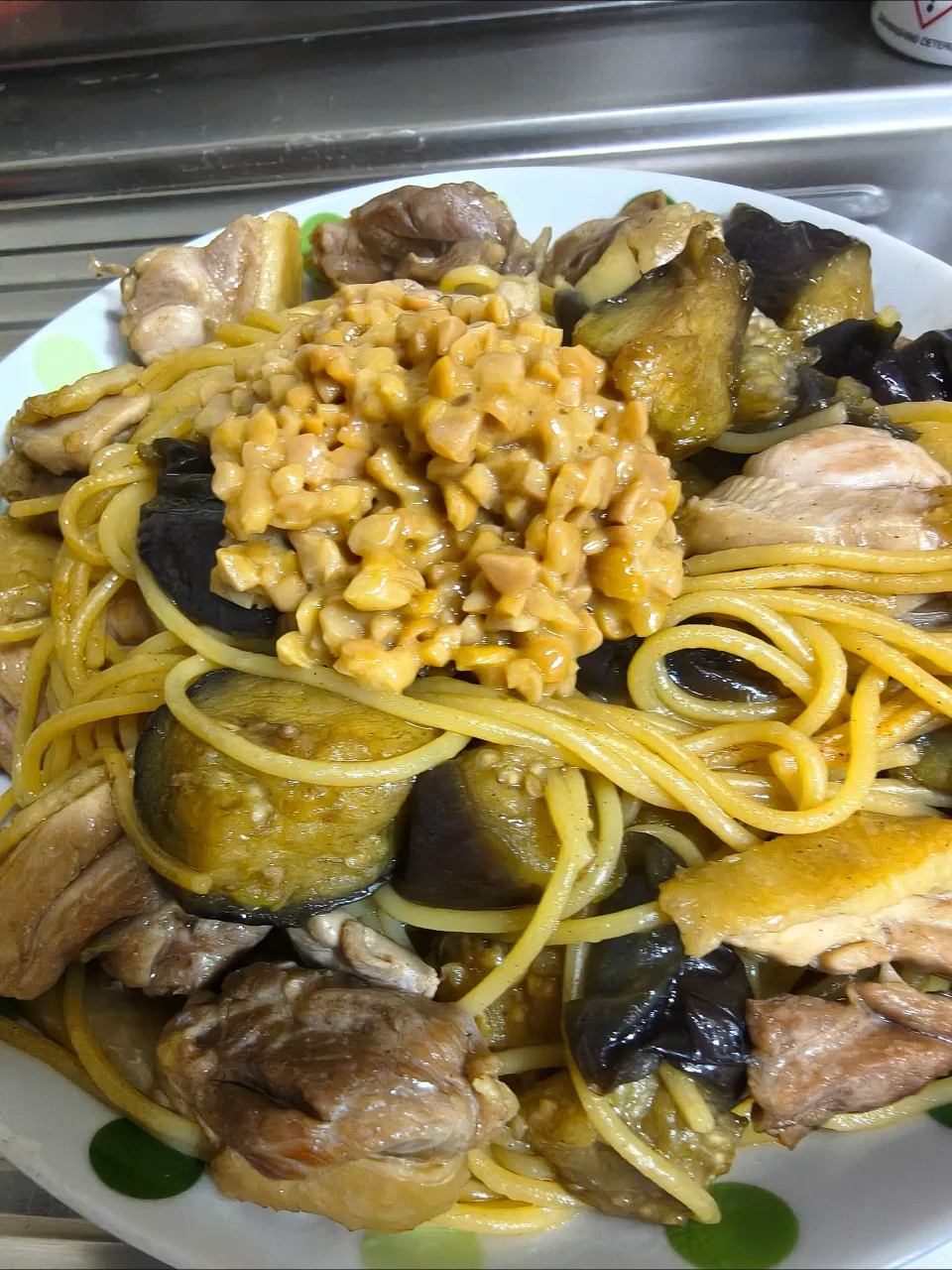 名古屋コーチンと揚げナスの和風納豆パスタ|時雨さん