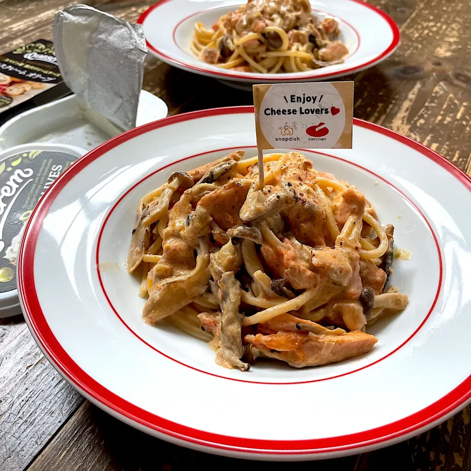 トキシラズ（時鮭）とキノコのトマトクリームパスタ|koji toyodaさん