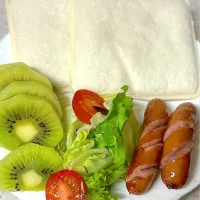 ツナマヨランチパックモーニング| besさん