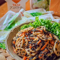 れんこんとひじきの味噌マヨサラダ