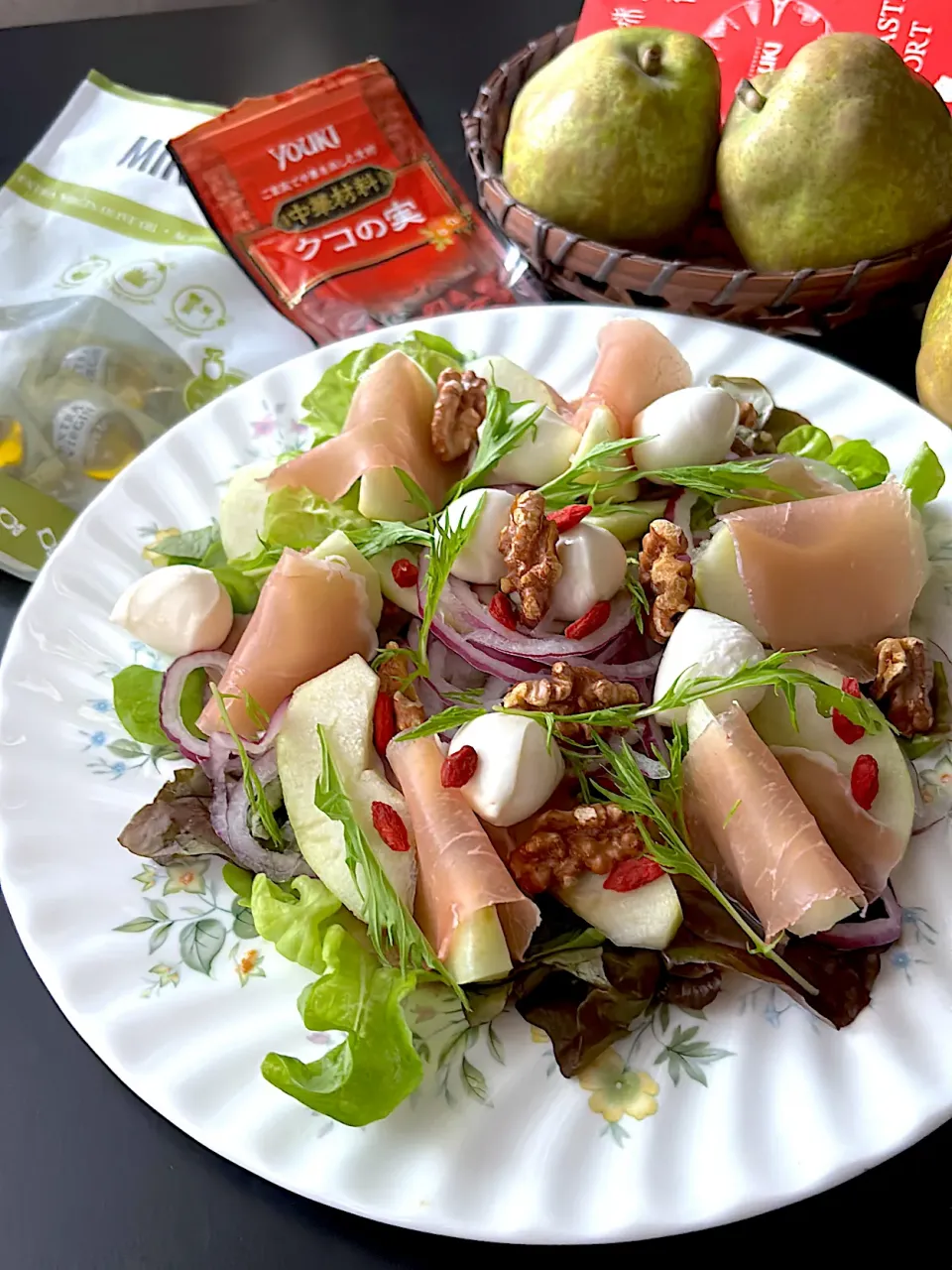 ラ・フランスと生ハムのサラダ🥗|とんちんさん