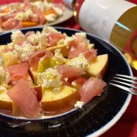 りんごと生ハムのサラダ🍎🥗|おかちさん