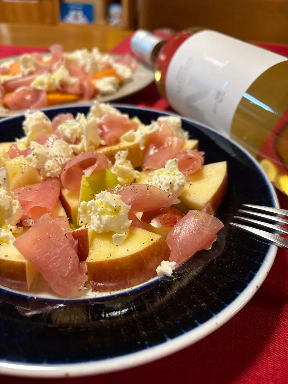 りんごと生ハムのサラダ🍎🥗|おかちさん