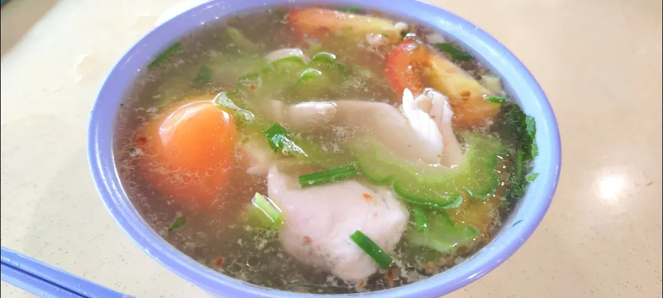 Monday's lunch ~ 苦瓜鱼片汤🐟🥒🍚🥢🥄|🍒lynnlicious🍒さん