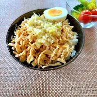 11/4のお昼ごはん~レンジで鶏肉飯風~|ゆかｕさん