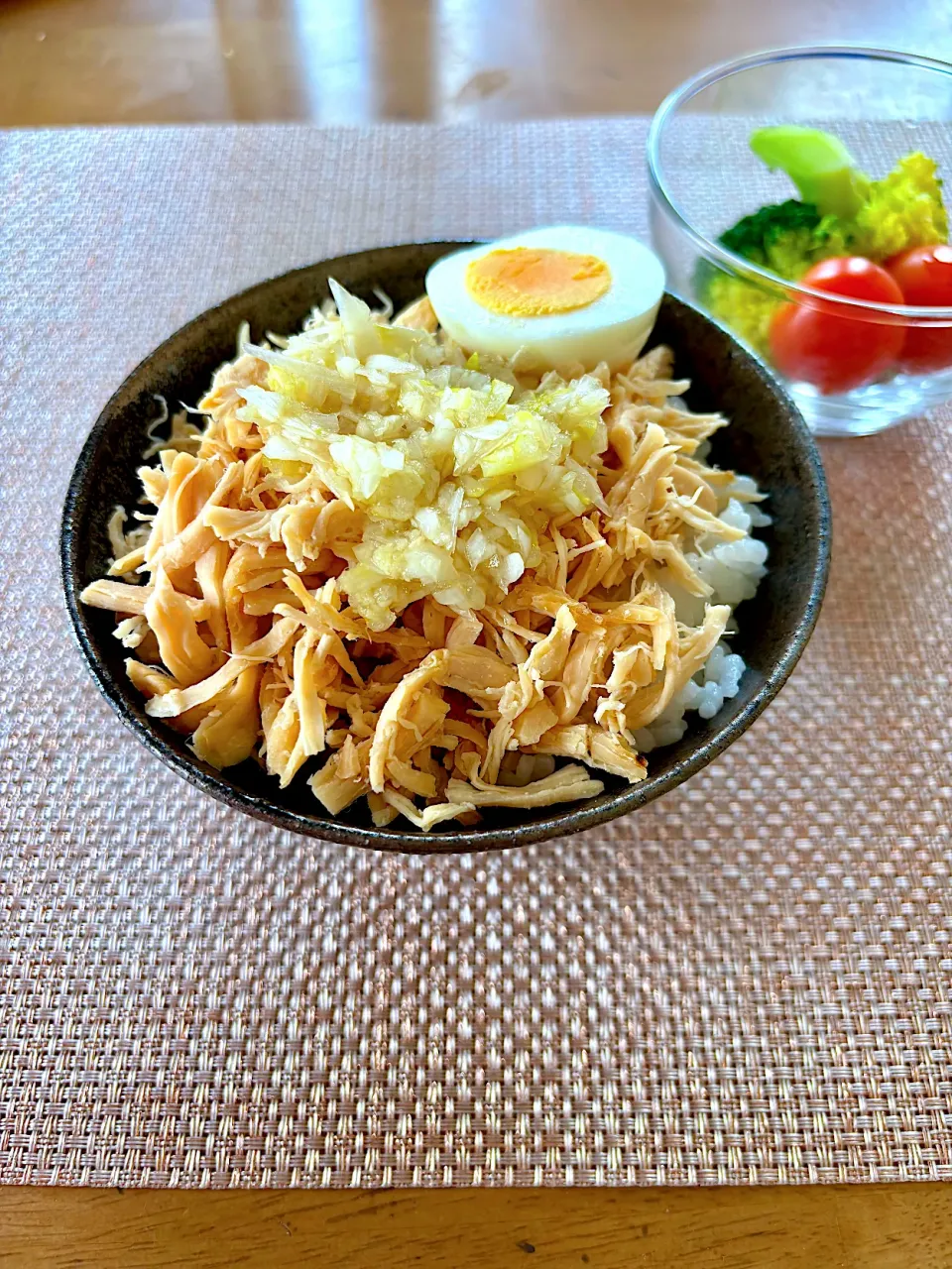 11/4のお昼ごはん~レンジで鶏肉飯風~|ゆかｕさん