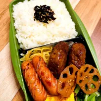 ハンバーグ弁当☺︎修学旅行明けで久しぶりのお弁当もインフルで学年閉鎖になり持って帰って来ました|きなこもちさん