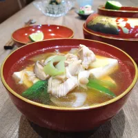 きのこと豆腐の汁物