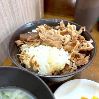 肉飯| ぶりっとさん