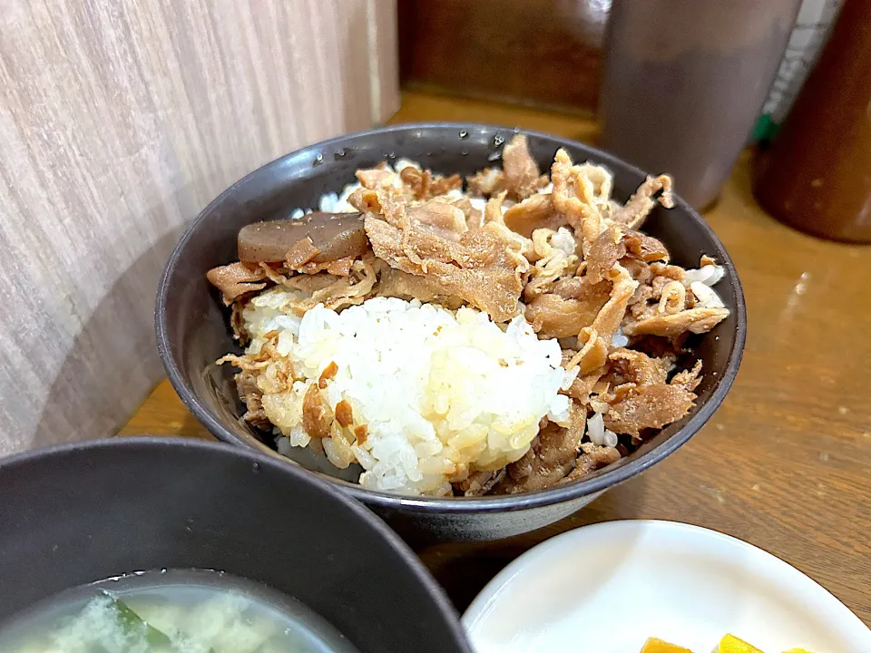 肉飯|ぶりっとさん