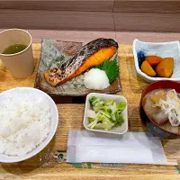 焼魚定食（鮭）|こいちさん