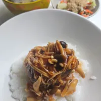☆夕飯☆ハンバーグキノコソース、ごはん、味噌汁、キャベツとごぼうサラダ|ｼｮｺﾗさん