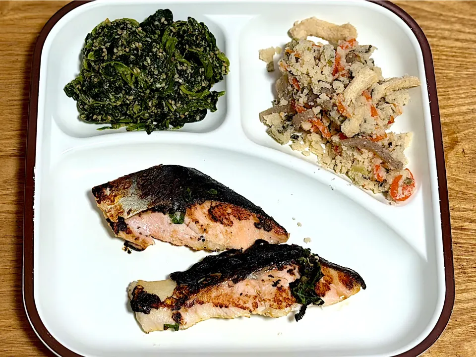 ☆サーモンのねぎ塩焼き ☆ほうれん草の胡麻和え ☆卯の花|まぁたんさん