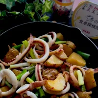 🌺🌺Foodie🌺🌺さんの料理 オハナシマンさんの料理アレンジ、イカとじゃがいものガーリックバターナンプリックナンプラー🧈|🌺🌺Foodie🌺🌺さん