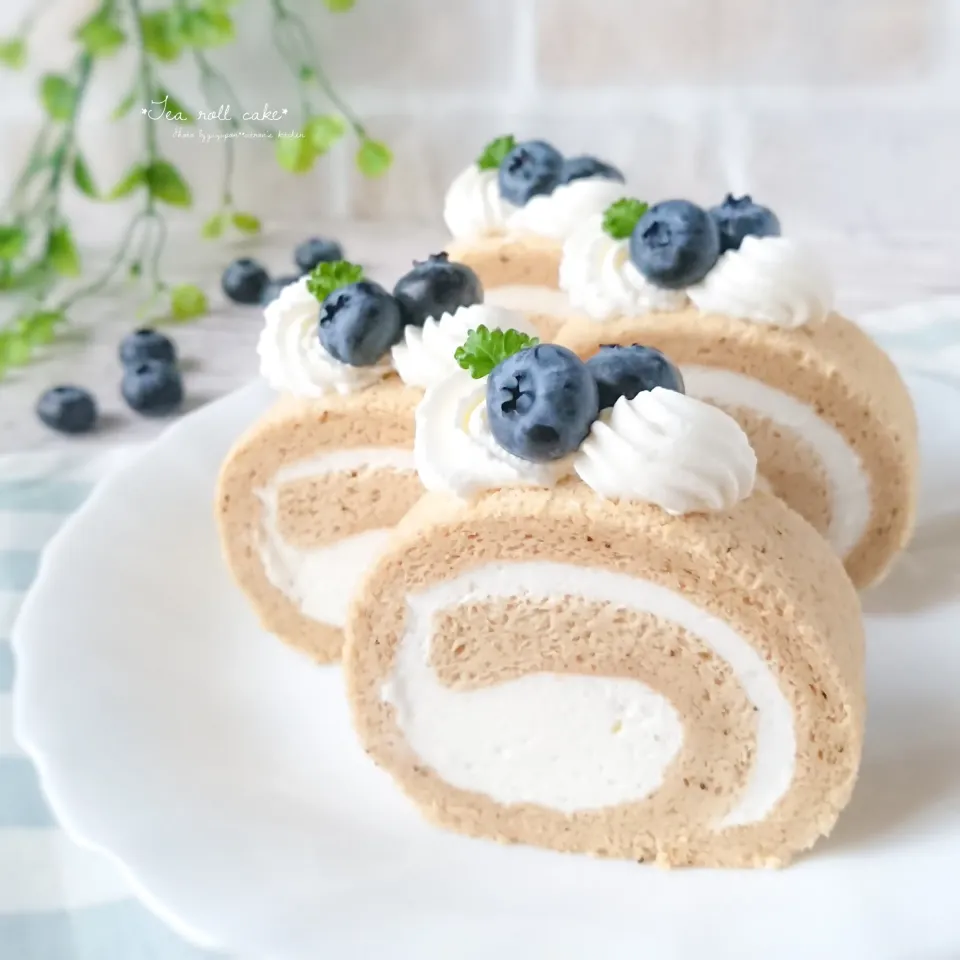 紅茶のロールケーキ
フレッシュブルーベリーをのせて～|ゆずぽんさん