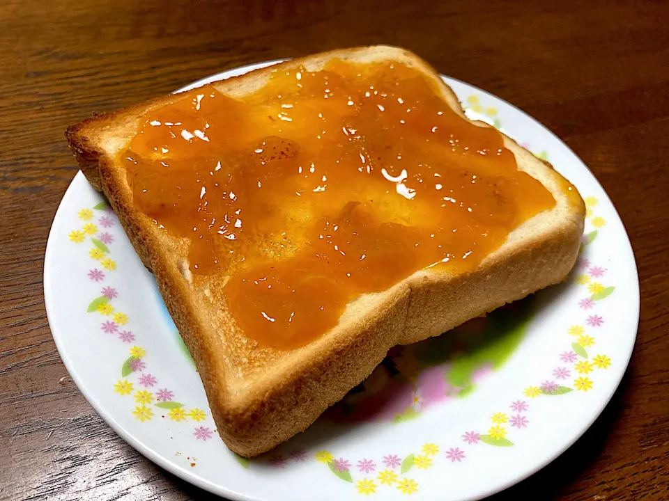 あんずジャムトースト|はっちぃさん