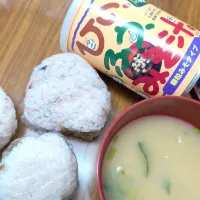 ひいふうみそ汁ラスト！！with高菜と梅干し🍙バタバタの朝だったから助かった！！|チョコさん