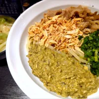 【期間限定】 
【2025年6月創業】 
弐昇 早稲田 
ムール貝混ぜそば (1,100円)
＋中華そばスープ割
 (本日限定、無料)
＋キャベツ増し (50円) 
＠早稲田8分 
(JR高田馬場駅から徒歩19分)
25296
〈醤142塩46噌󠄀22タ10昆9出15
F16冷27混4つ3焼1ポ1〉