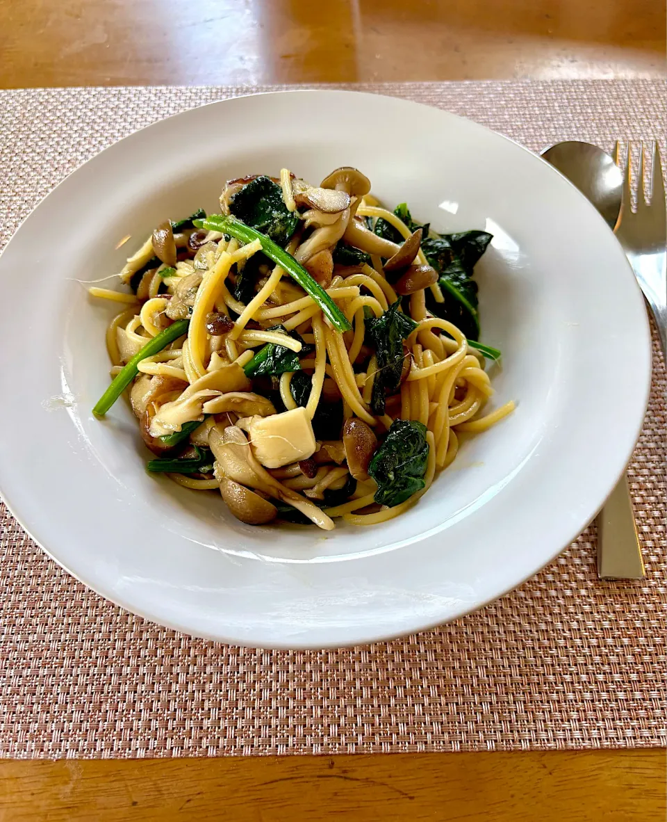 11/5のお昼ごはん~3種のきのことほうれん草のパスタ~|ゆかｕさん