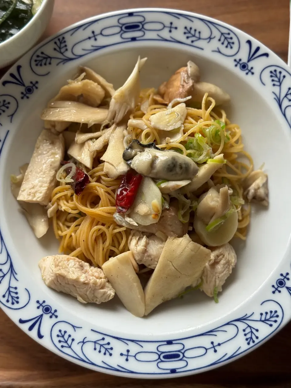 牡蠣のアヒージョのリメイクパスタ|チイホ✨さん