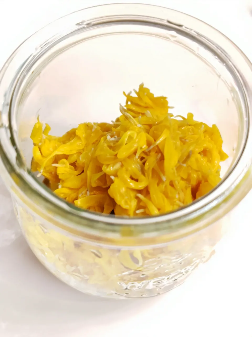 【菊の甘酢漬け】|琥珀さん