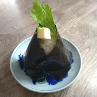 セロリ味噌バターおにぎり|古尾谷りかこさん