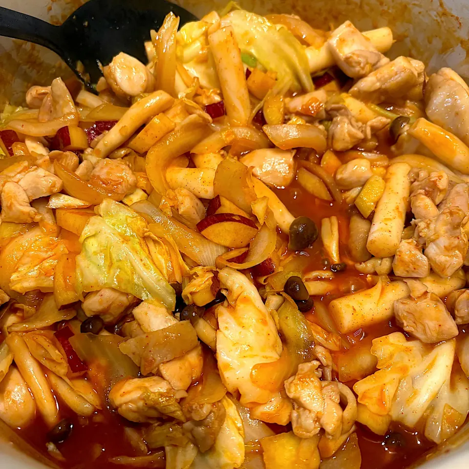 家でチーズダッカルビ😋|すかラインさん