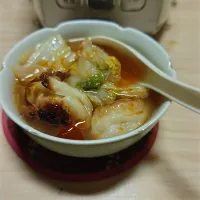 簡単餃子作り後の夜勤前の夕食のスープ餃子|Tarou  Masayukiさん