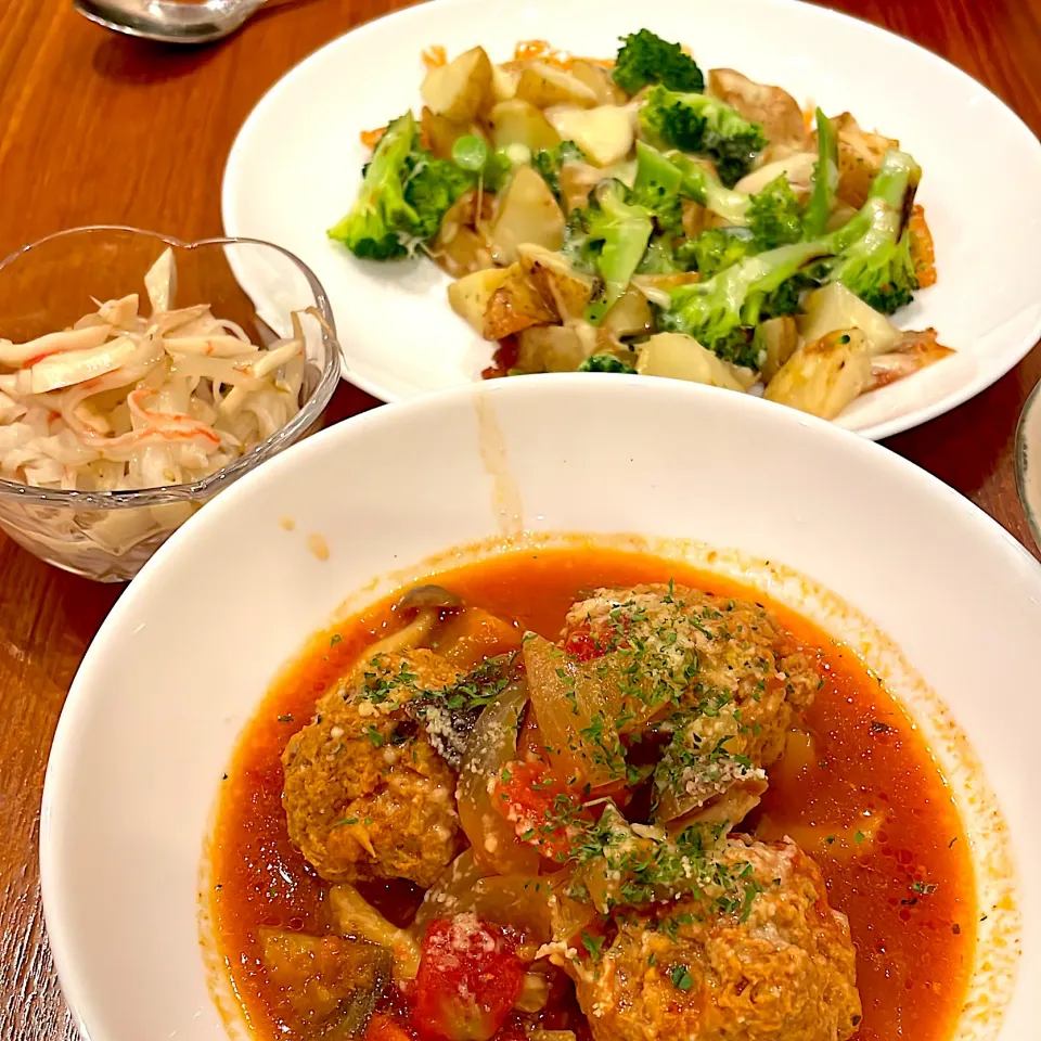 煮込みミートボール　もやしナムル　ブロッコリーポテトのチーズ焼き|とゆあさん