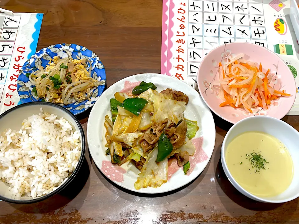 回鍋肉　キャベツとじゃがいものポタージュ　大根と人参の中華和え　もやしと卵のツナ炒め|おさむん17さん