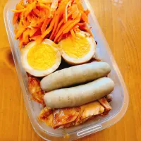 今日のお弁当　人参ラペ　煮卵　ソーセージ　鶏むね肉|ウイフォさん