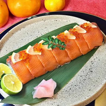 Snapdishの人気料理写真:サーモン寿司 🐟