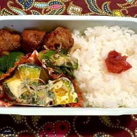 ハンバーグ、かぼちゃのブロッコリースプラウトマヨ和え、きゅうりナムル、おくらしらす|おかーたまさん