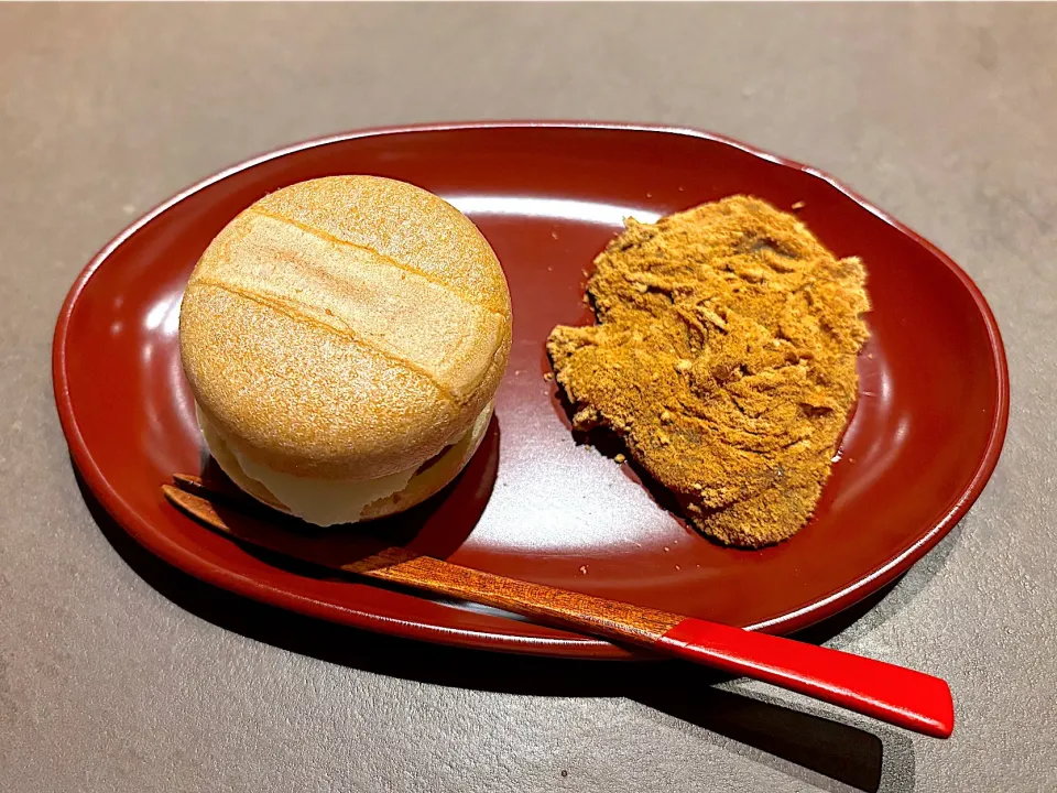 ⑪11月5日・［和食コース］・モナカ（中身不明）とわらび餅😊✨|山勝さん