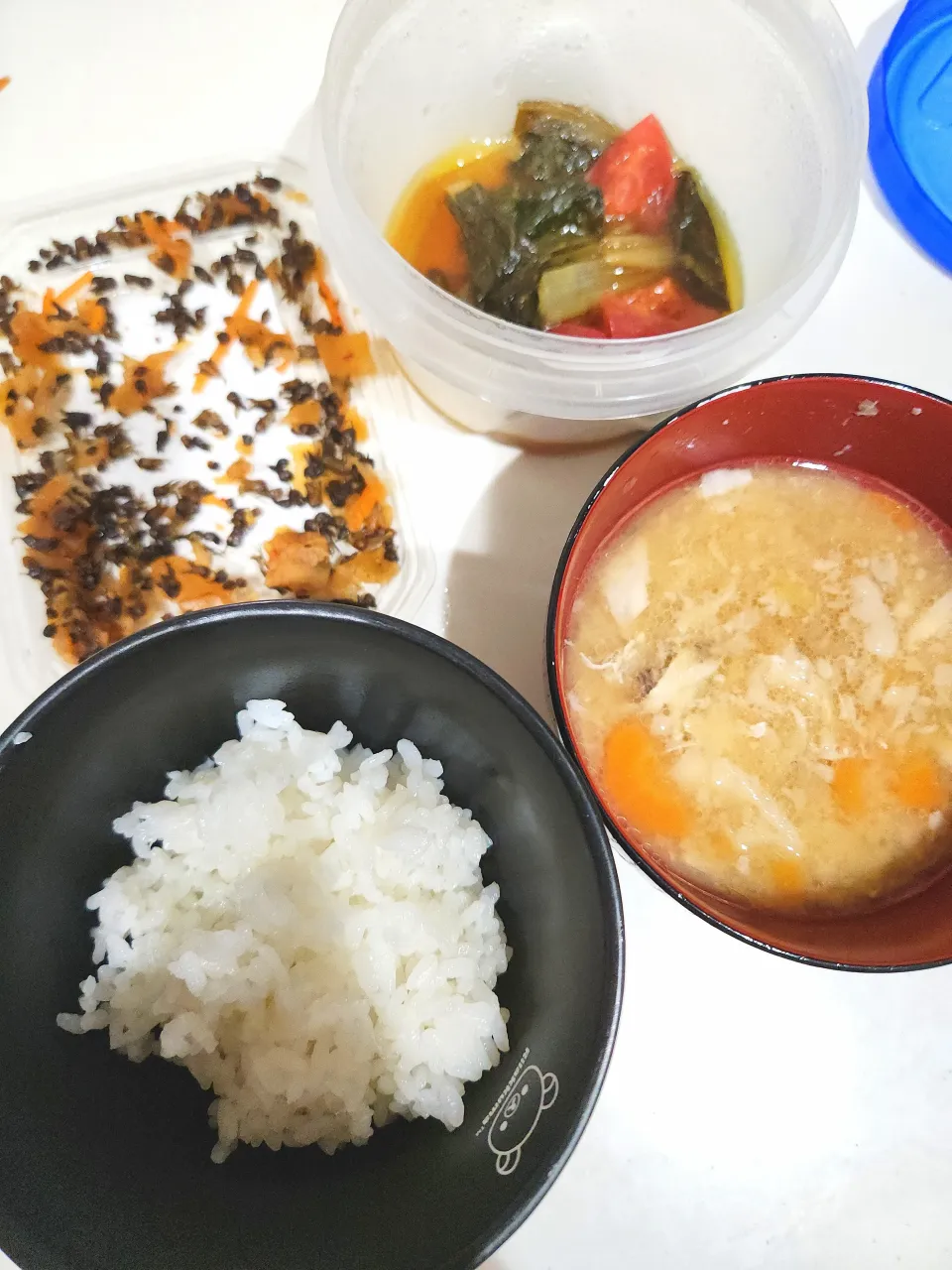 アラ汁、トマトと小松菜のビネガーサラダ、漬物|さきさん