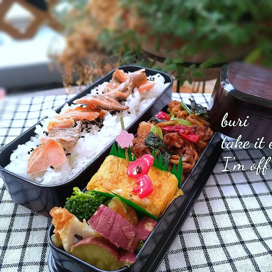 焼きそばはおかずです弁当|ぶりさんさん