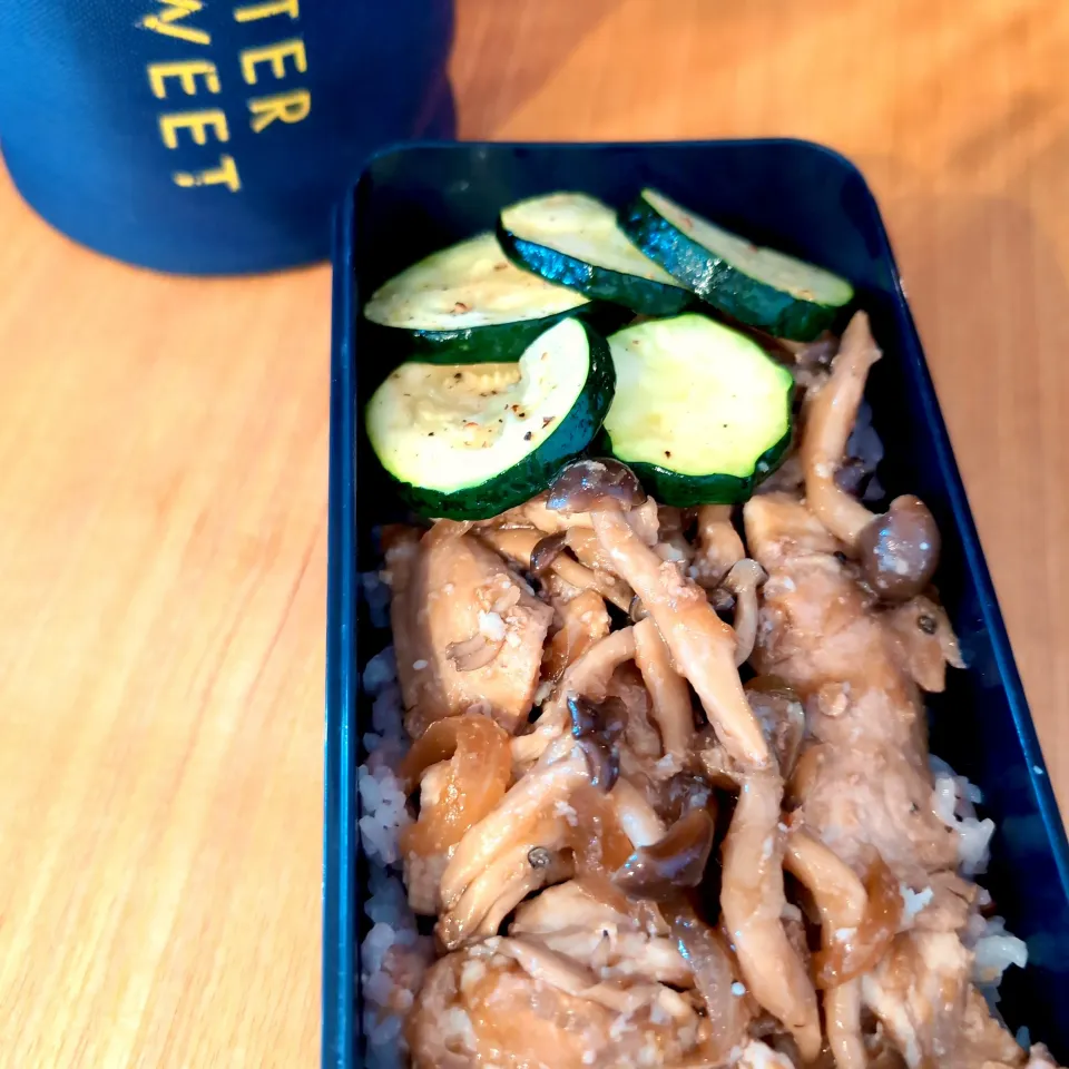 生姜焼き乗っけ弁当と冷や汁で温かいお味噌汁　息子弁当|チョコさん