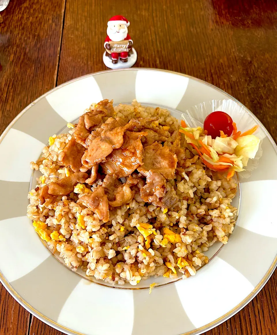 ランチ♯チャーハン♯生姜焼き|小松菜さん