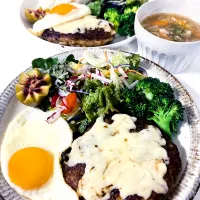 チーズハンバーグ|オーロラさん