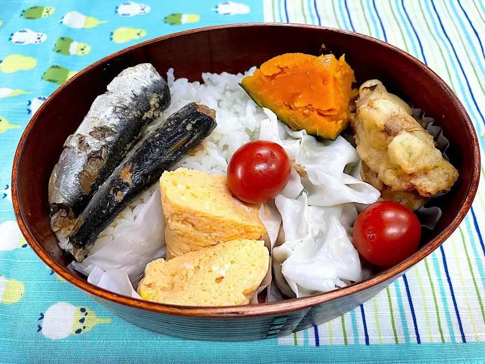 イワシ煮付、とり天、シウマイ、玉子焼🍱|なお🅿️さん