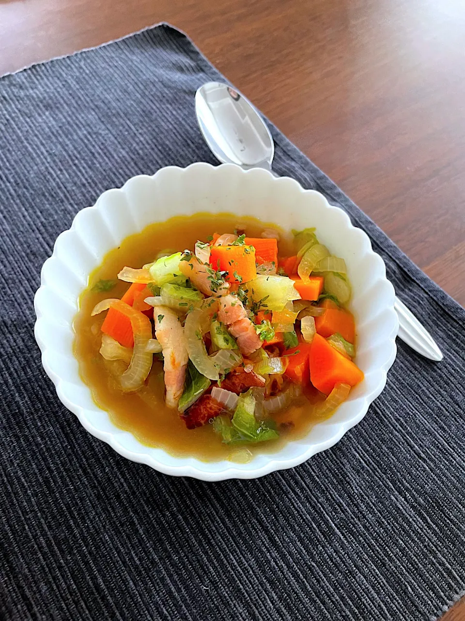 あったかコンソメスープ☀️|みーぬ | 楽しいお母さんの日々さん