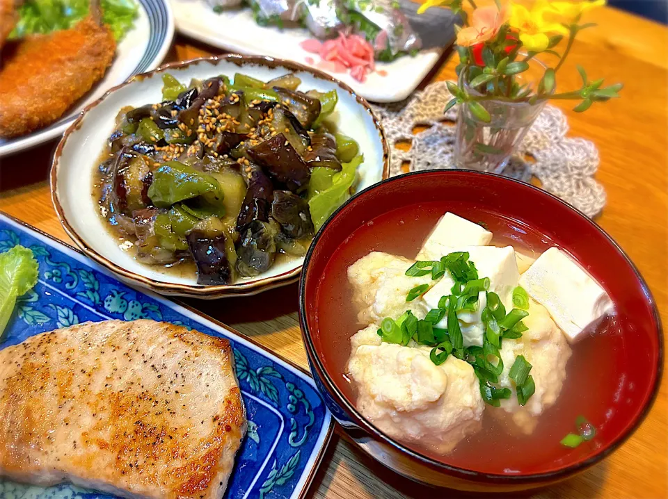 ハモすり身団子の吸い物　キハダマグロのムニエル　茄子とピーマンの炒め煮|じゅんさんさん