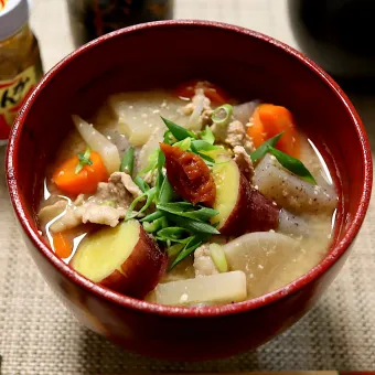 Snapdishの人気料理写真:おかちさんの料理 豚汁