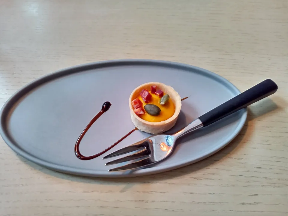 シェフ渾身のランチコース全4品　アミューズ|よっちびやばんぶーさん